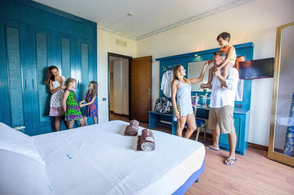 Hotel Costa Verde เชฟาลู ภายนอก รูปภาพ