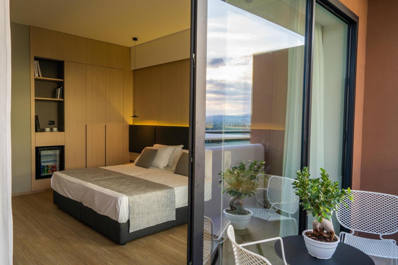 Hotel Costa Verde เชฟาลู ภายนอก รูปภาพ